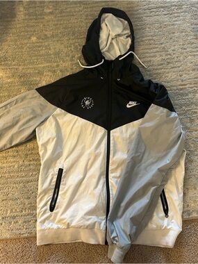 Nike Lacrosse Windbreaker Jacket Mens Large Black White Gray Hooded Full Zip